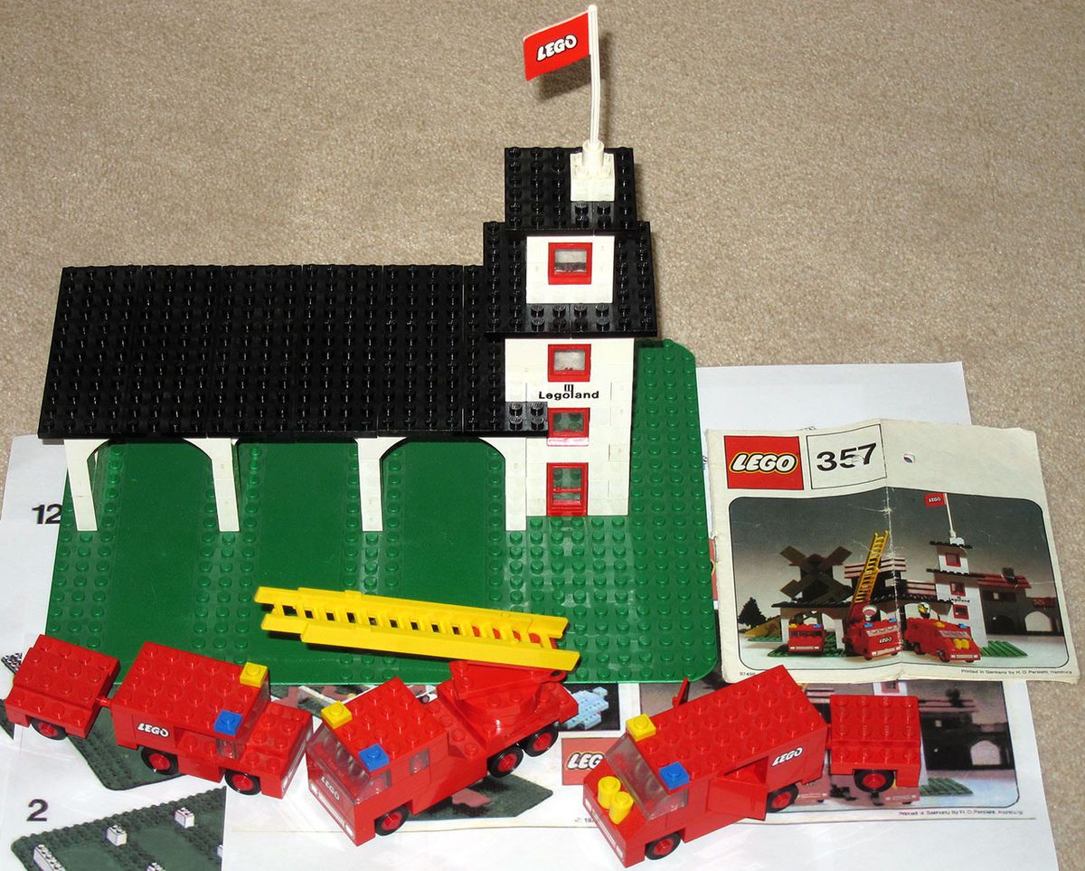 Lego Set 357 Feuerwache mit Fahrzeugen von 1973 komplett Fire Station